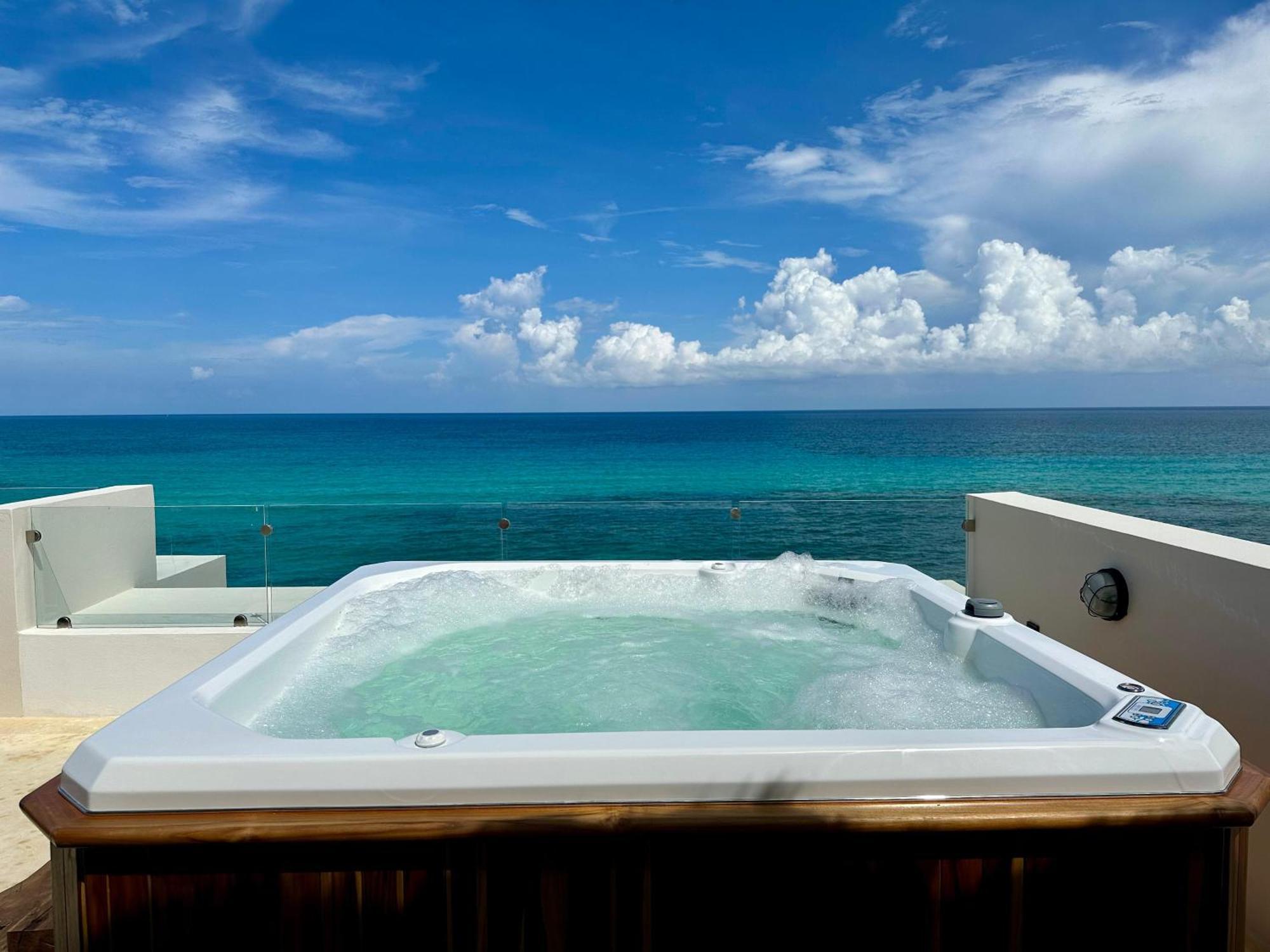 Angelina 28 Beachfront And Family Apartments - Modern And Relaxing Long Stays - 20 Min From Cancun Airport Puerto Morelos Zewnętrze zdjęcie